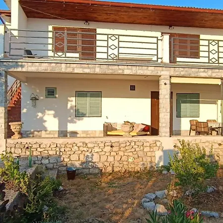 Olcsica Apartment *